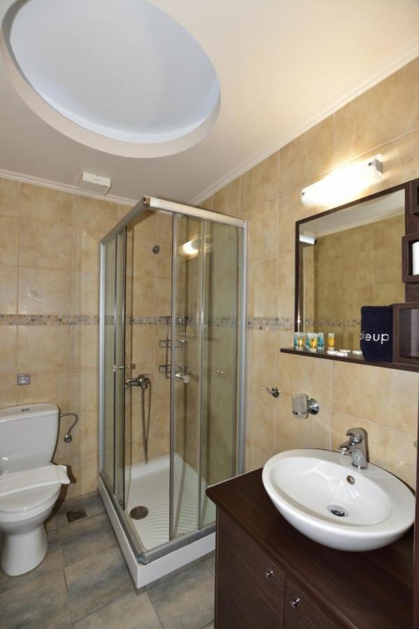 Gonis Suites Палеохора Екстер'єр фото