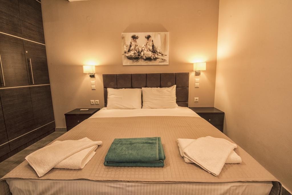 Gonis Suites Палеохора Екстер'єр фото