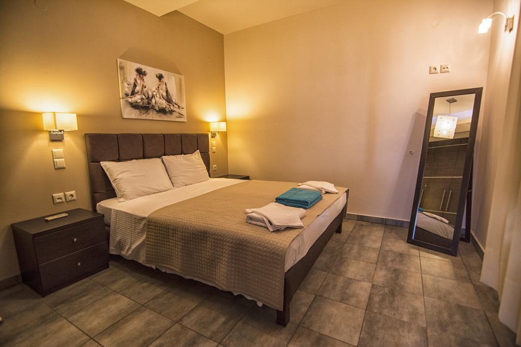 Gonis Suites Палеохора Екстер'єр фото