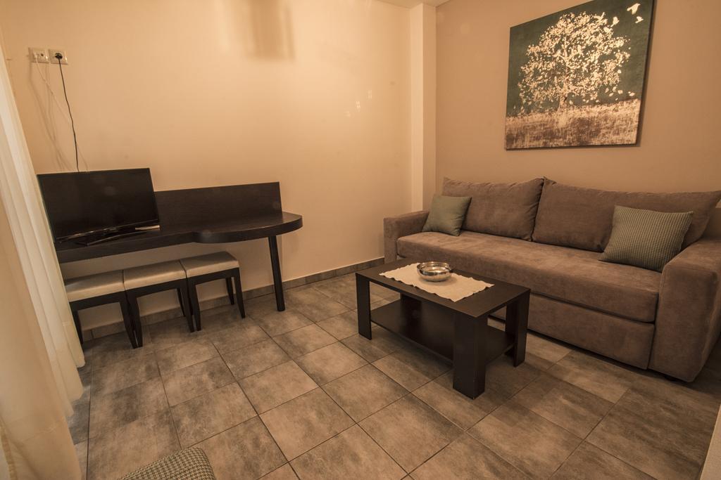 Gonis Suites Палеохора Екстер'єр фото