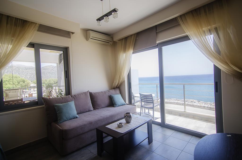 Gonis Suites Палеохора Екстер'єр фото