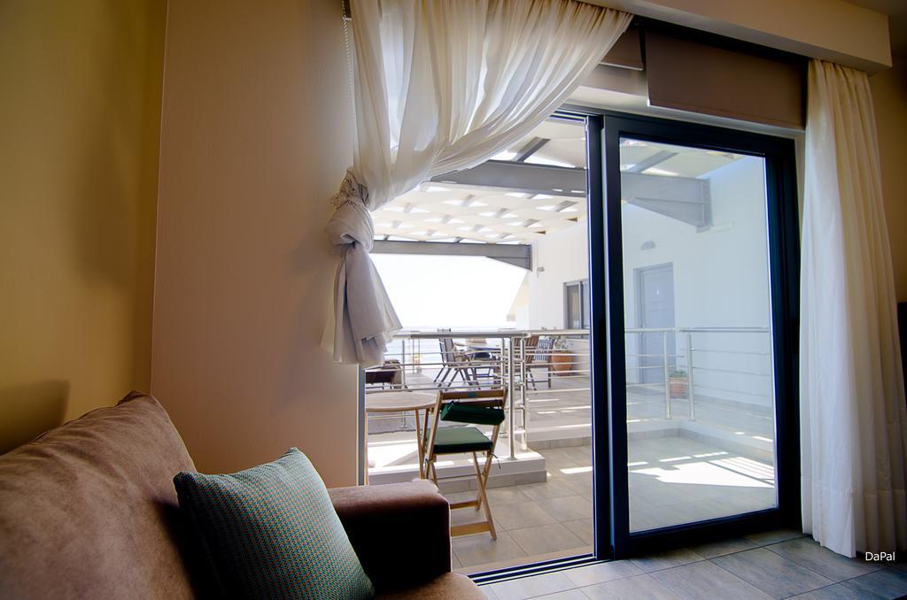 Gonis Suites Палеохора Екстер'єр фото