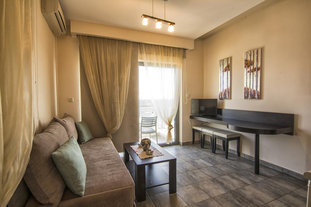 Gonis Suites Палеохора Екстер'єр фото