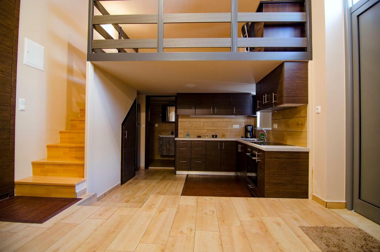 Gonis Suites Палеохора Екстер'єр фото