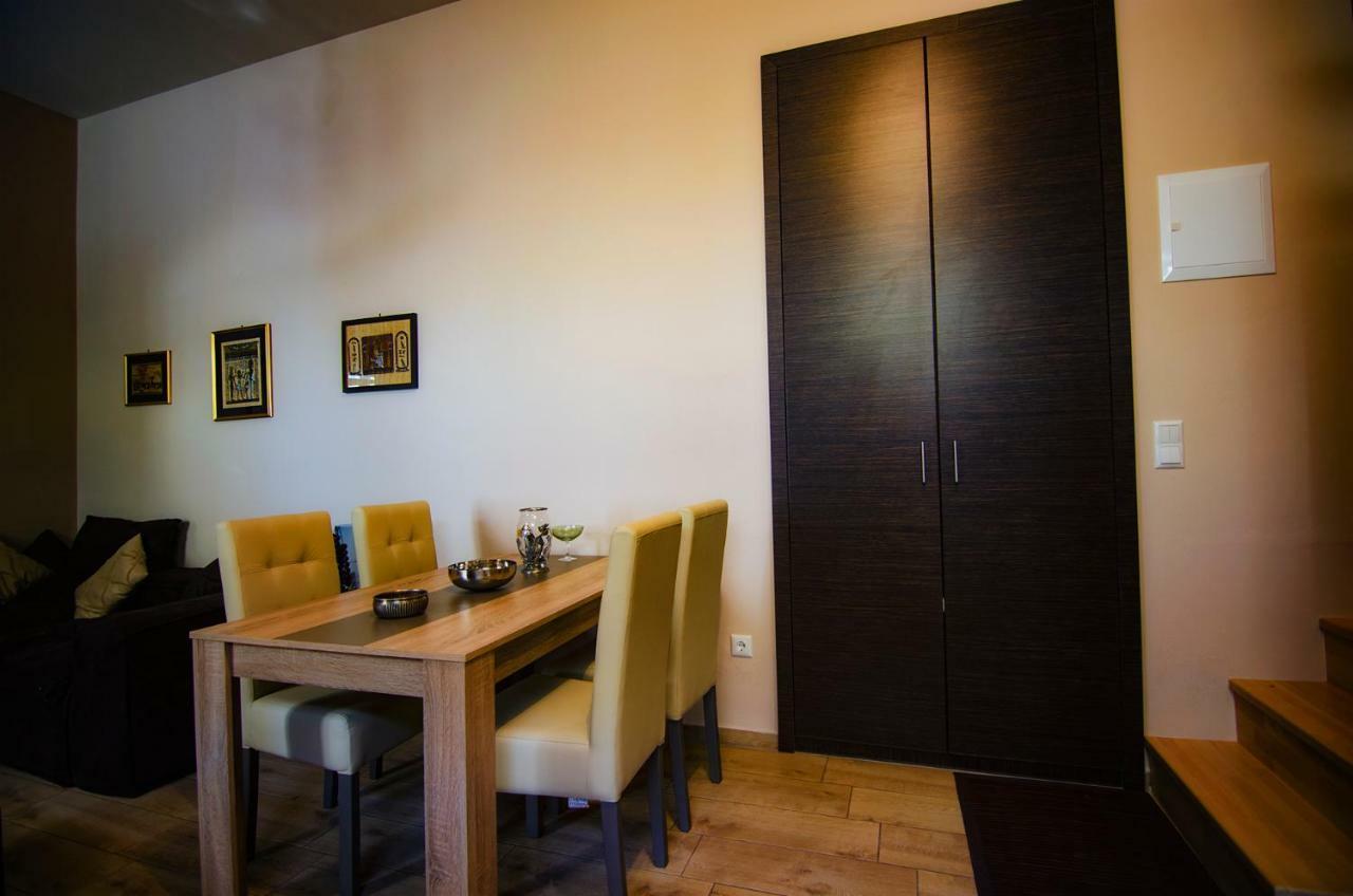 Gonis Suites Палеохора Екстер'єр фото