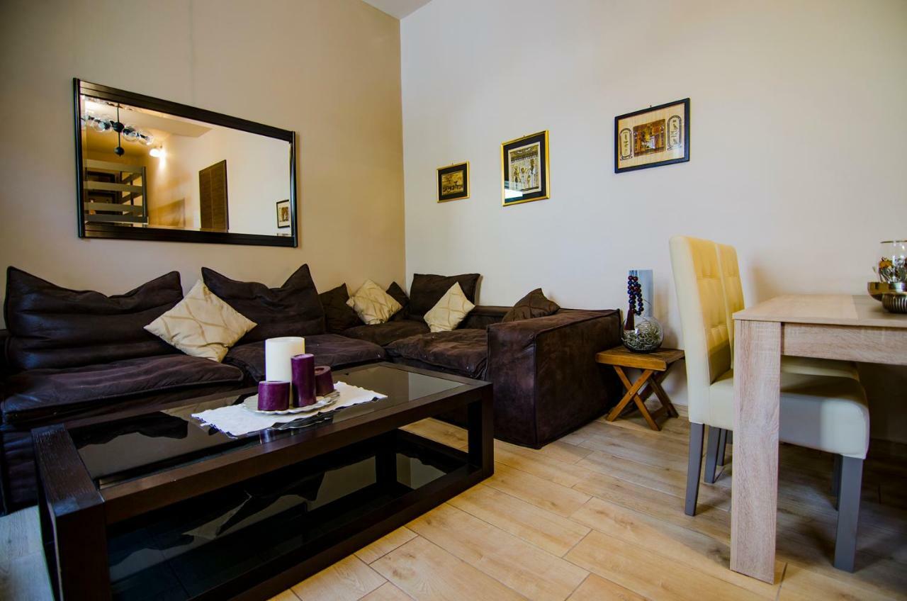 Gonis Suites Палеохора Екстер'єр фото